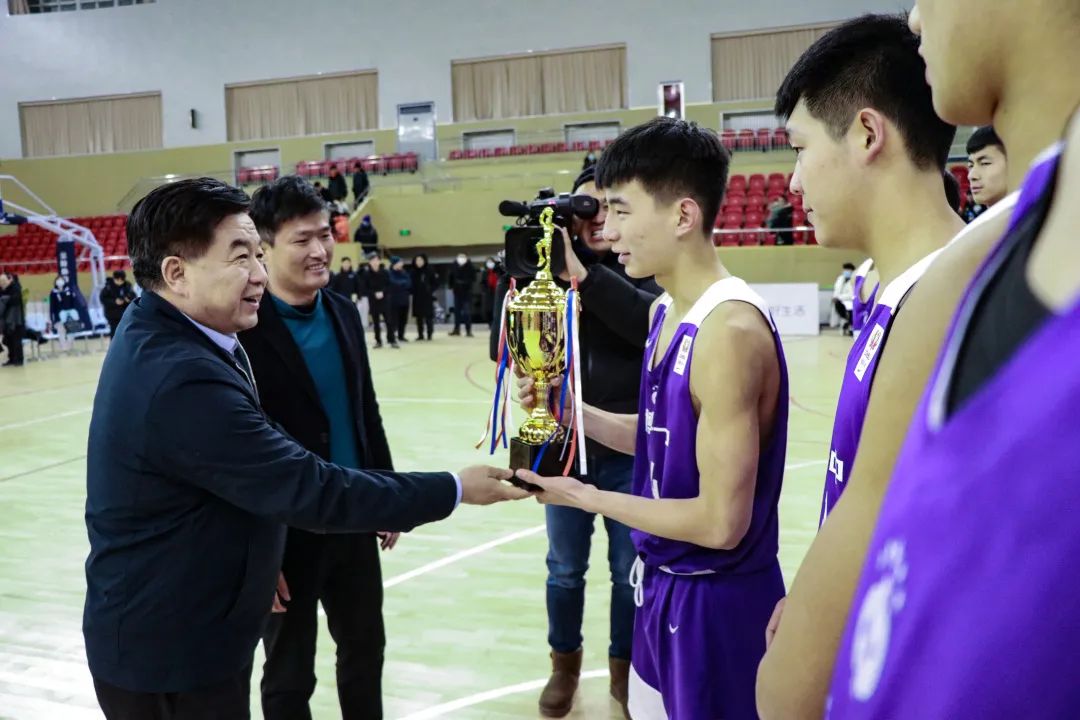 清原高中篮球联赛冠军_源清中学篮球队_全国高中篮球联赛清华附中